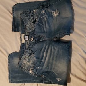 Maurice's Distressed Capri Jeans Size 3/4